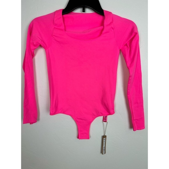 SKIMS Tops - NWT SKIMS essential long sleeve scoop neck bodysuit xxs/xs